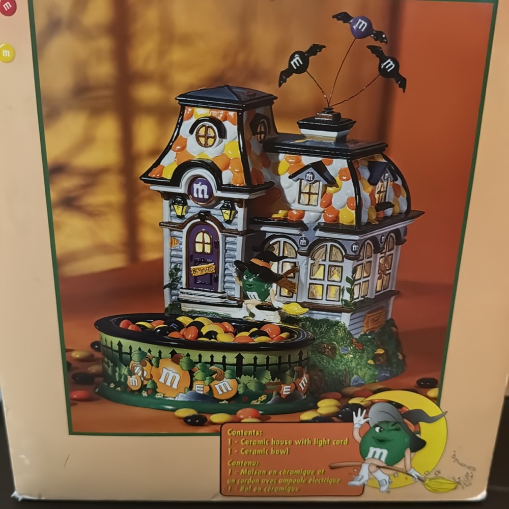 Department 56 Spooky Lighted House & Candy Dish with Green Mrs. M&M